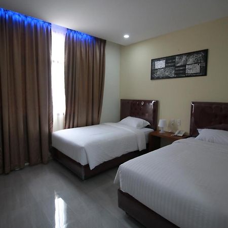 Grand Mahoni Hotel Banda Aceh Extérieur photo